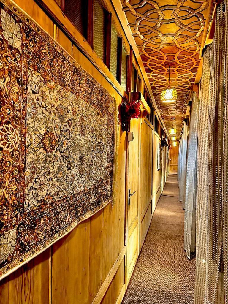 New Zealand Group Of Houseboats Hotel Srinagar  Exterior photo